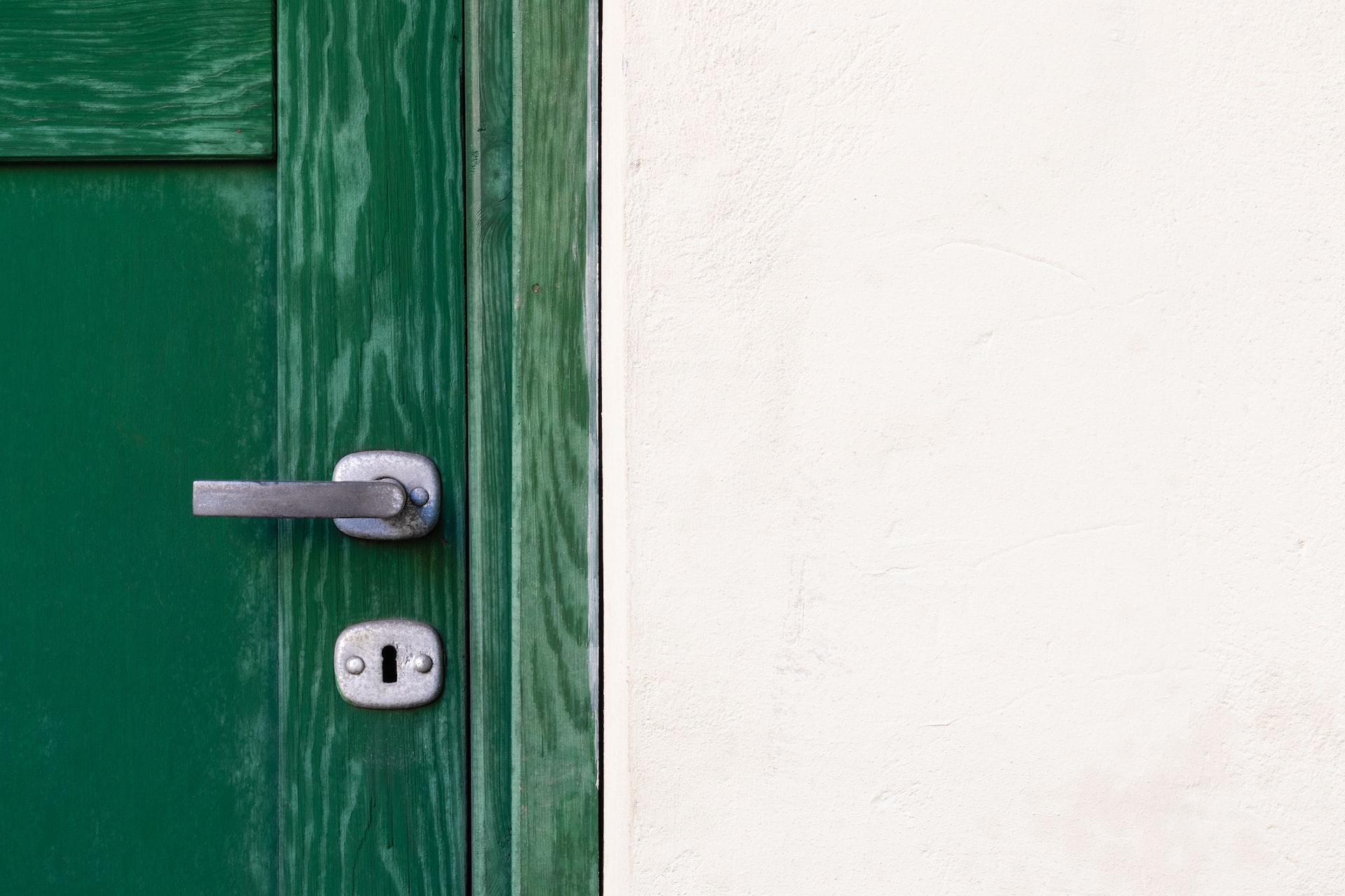 The Ominous Signs of a Forced Entry You Should Not Ignore