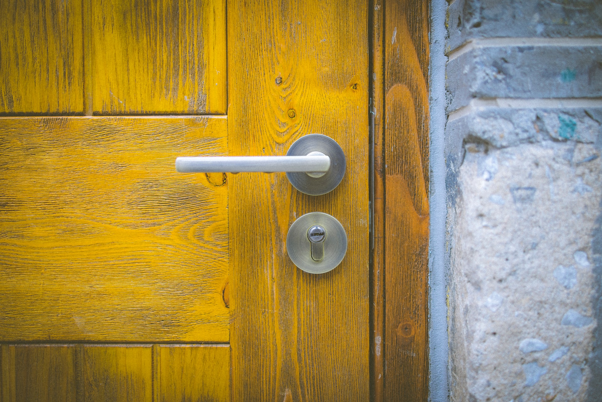 Unlocking the Value of Professional Locksmithing over DIYing